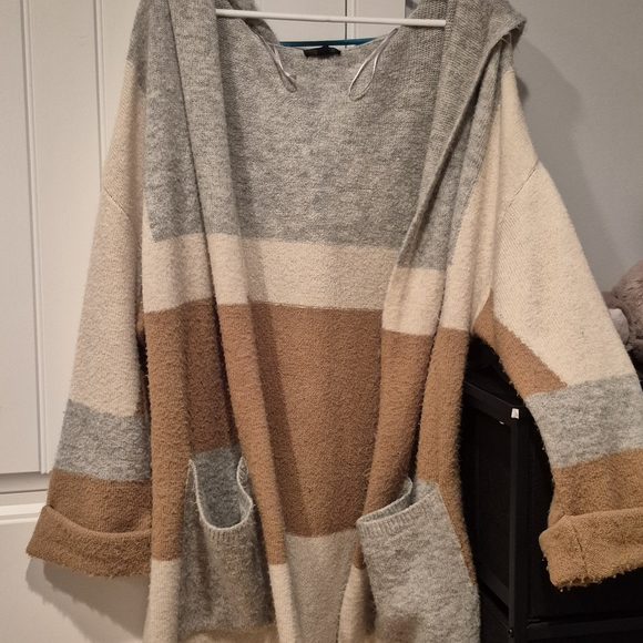 Cardigans - Picture 4 of 9